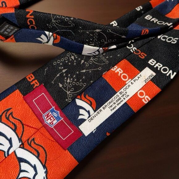 Vintage NFL Ralph Marlin Block & Play Denver Broncos Neck Tie - Picture 2 of 4